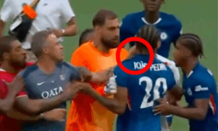 VIDEO/ Plas sherri pas finales! Luis Enrike humbet toruan, godet lojtarin e Çelsit