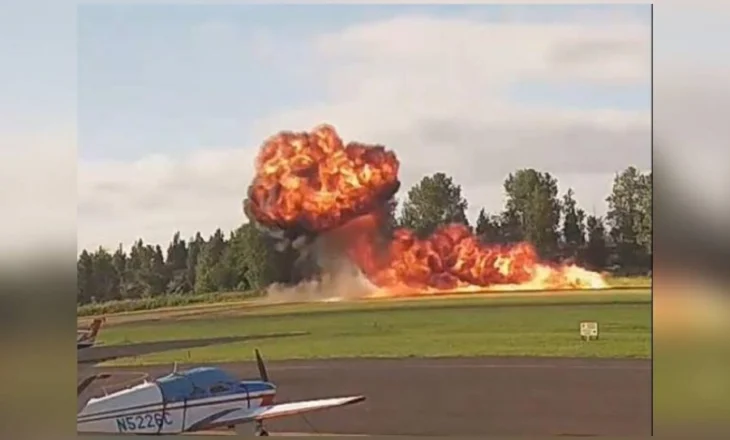VIDEO/ Rrëzohet një avion i vogël pak minuta pas ngritjes nga pista në Angli, nuk dihen në ka viktima