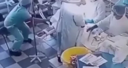 Video/ Tërmeti që shkundi Rusinë, mjekët nuk e ndalin operacionin pavarësisht lëkundjeve