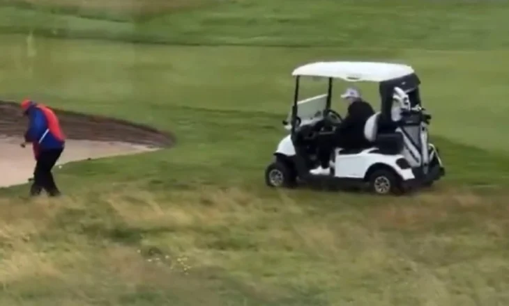 Video/ Trump kapet sërish duke “mashtruar” në golf, rrjetet sociale shpërthejnë me komente, e krahasojnë me Kim Jong-un