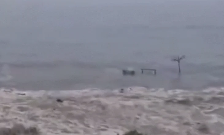 Video/ Valë të cunamit godasin Rusinë dhe Japoninë pas tërmetit në Gadishullin Kamchatka