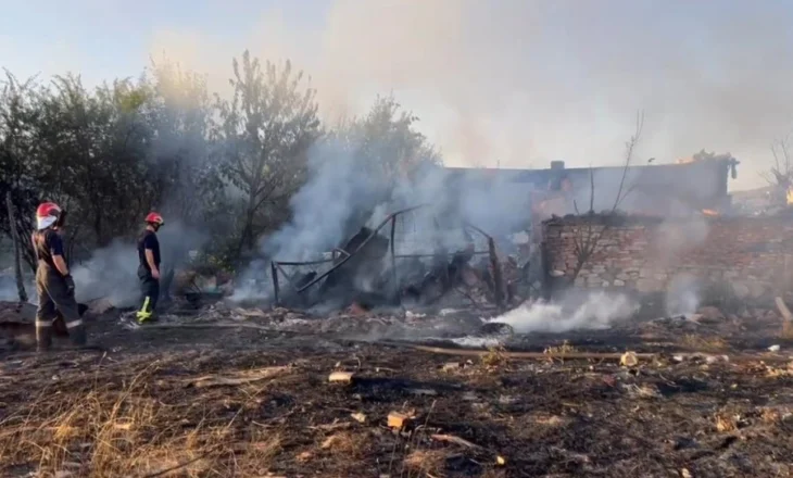 VIDEO/ Zjarr në një banesë në ‘rrugën e Ersekës’, plagoset pronari