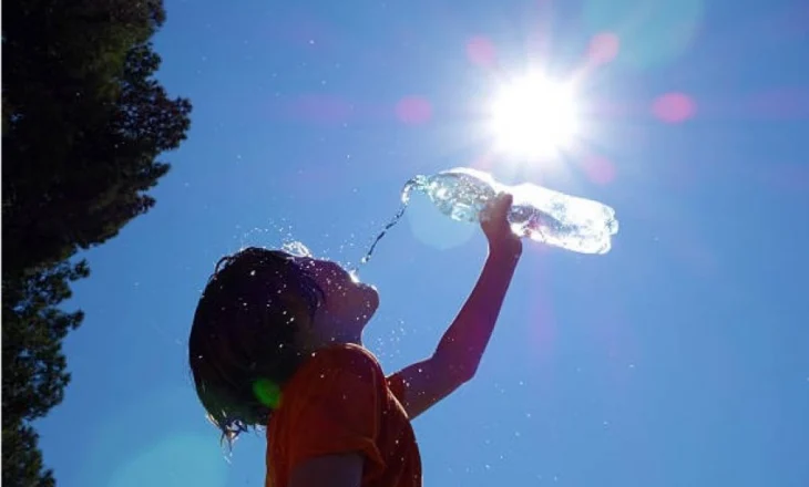 Vijon vala afrikane: Temperatura që ndihen si 41°C dhe lagështi e lartë në të gjithë vendin