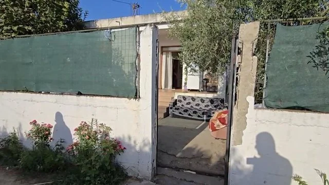 Vrasja në Fier/ Kushëriri i viktimës flet me lot në sy: Në shtëpinë e tyre ka ardhur 10-15 herë policia se kishte…