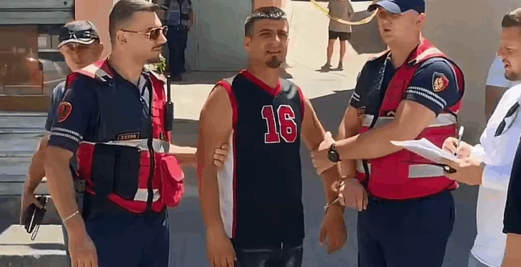Vrau të dashurën 52-vjeçare në Pogradec, Ilirjan Selmani del para gjykatës nën masa të rrepta sigurie