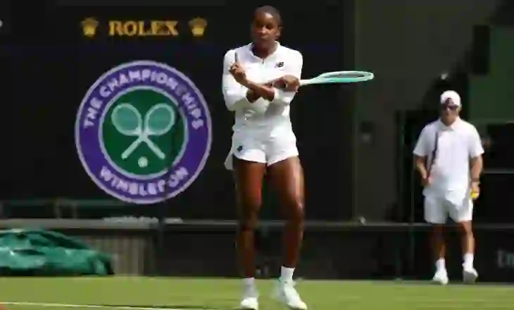 Wimbledon me surpriza të mëdha te femrat, kualifikohen Sinner e Djokovic te meshkujt