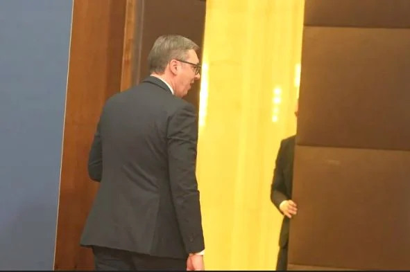 Zbulohen skenarët dramatikë të largimit të Vuçiçit nga pushteti, nga dorëheqja e detyruar, deri te rreziku i…