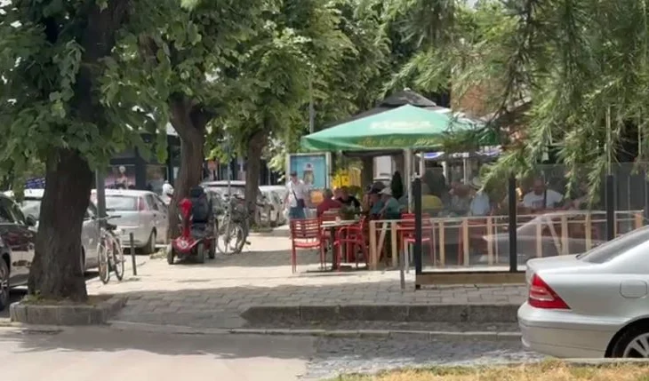 Zënia e hapësirave publike në Korçë/ Dyshime për abuzim nga Policia Bashkiake dhe tatim-taksat