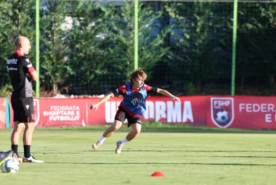 Zgjedhje e pazakontë nga mesfushori i Kombëtares, zbulohet klubi që është pranë transferimit