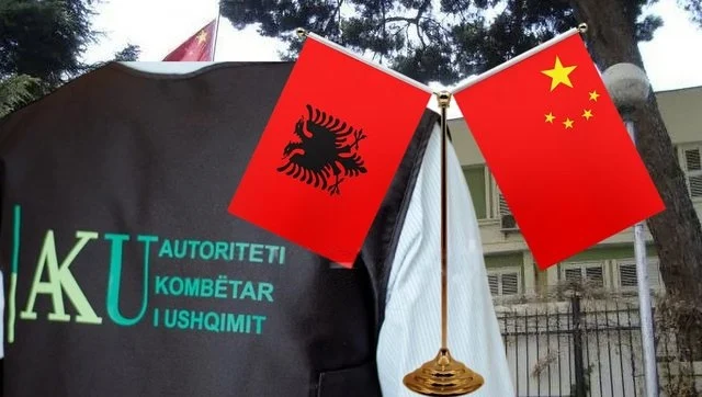 Zhvilluan takim në ambasadën Kineze pa protokoll zyrtar, ‘furtunë’ shkarkimesh në AKU