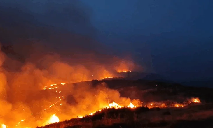 Zjarr i madh në Piqeras, flakët i afrohen banesave