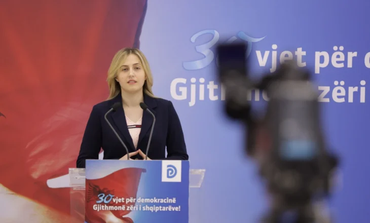 Zjarri masiv në Delvinë, deputetja Zhupa: Duhet ndërhyrje urgjente nga ajri
