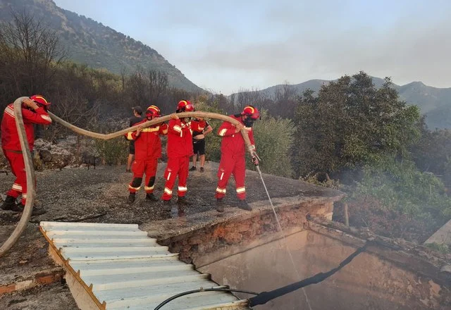 Zjarri në Delvinë, Ministria e Mbrojtjes: Angazhohen edhe 62 efektivë të Këmbësorisë së Gjirokastrës