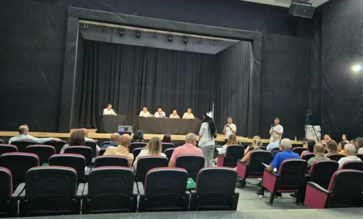 Zjarri në landfillin e Elbasanit/ Drejtuesit e kompanisë, interpelancë në Këshillin Bashkiak: Jemi në situatë kritike!