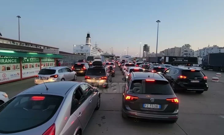 111 mijë hyrje – dalje nga Durrësi vetëm në korrik