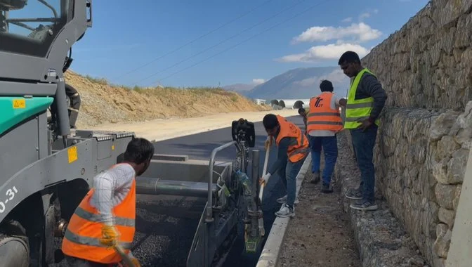 13 mijë të huaj të pajisur me leje pune në Shqipëri