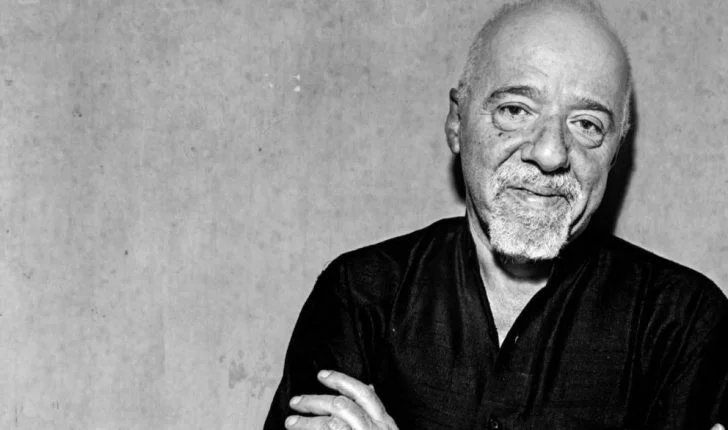 41 thënie nga Paulo Coelho për dashurinë, jetën e miqësinë