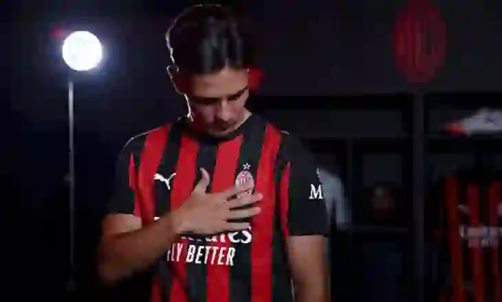 “Adhuroja Pirlon e Baggio-n”, Jashari flet si milanist: Të luaj me Modriç është fantastike