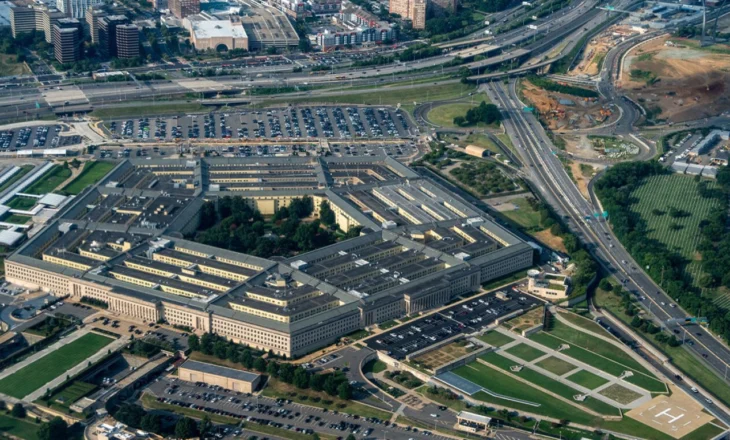 Administrata Trump avancon me planet për të riemërtuar Pentagonin në Departamentin e Luftës