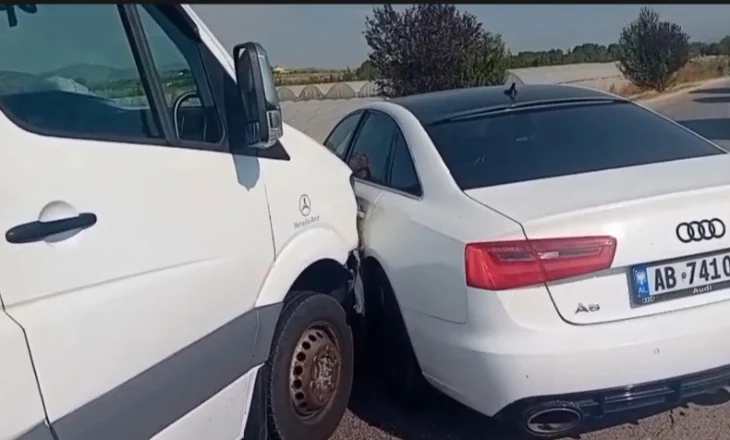 Aksident/ Furgoni i Libohovës përplaset në Levan me “Audin”