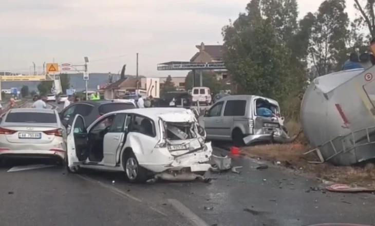 Aksident i shumëfishtë në autostradën Fier- Lushnjë, disa mjete përplasen mes tyre, 2 të plagosur