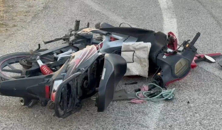 Aksident në aksin Levan–Tepelenë/ Motori përplaset me automjetin, plagoset drejtuesi