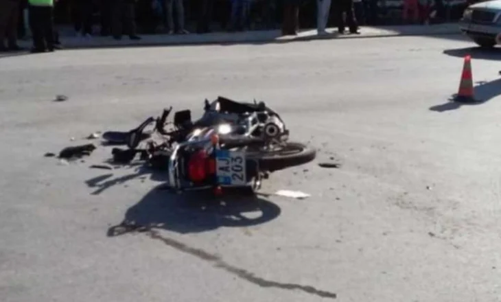 Aksident në aksin Shkodër-Lezhë, makina përplas motomjetin, dëmtohet pasagjerja