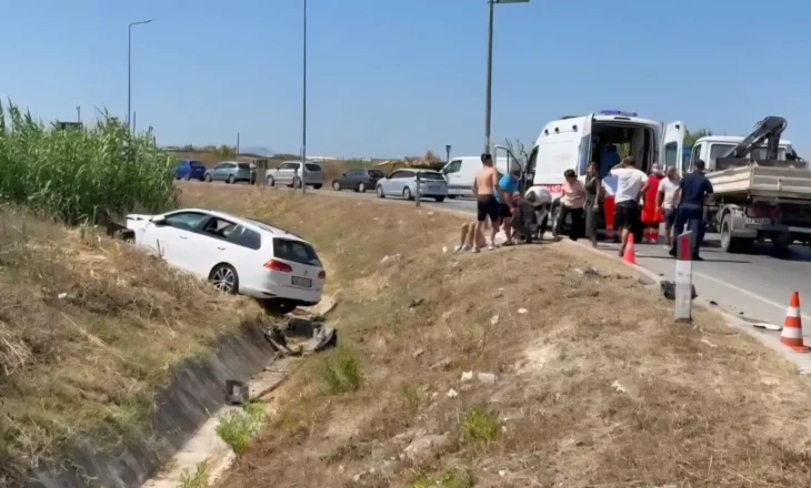 Aksidenti i rëndë/ Përplasen dy makinat, 1 i vdekur dhe 5 të plagosur (VIDEO)