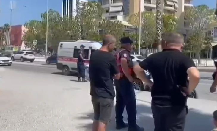 Aksidentohet 15-vjeçari me biçikletë elektrike në Vlorë