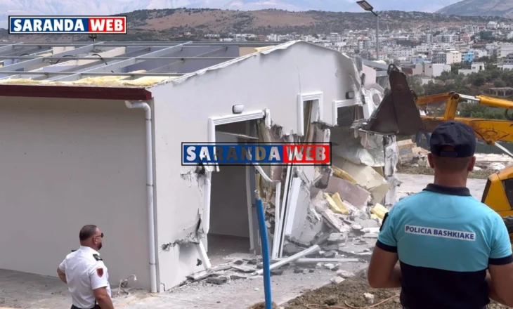 Aksion në Ksamil, IKMT dhe Policia Bashkiake shembin një shtëpi – VIDEO