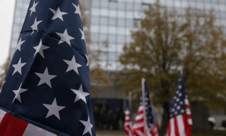 Ambasada amerikane: Ngërçi politik po i kushton Kosovës, udhëheqësit duhet ta prioritizojnë progresin dhe stabilitetin