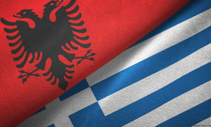 Ambasada e Greqisë: Jemi pranë popullit shqiptar, bashkë në shuarjen e zjarreve!