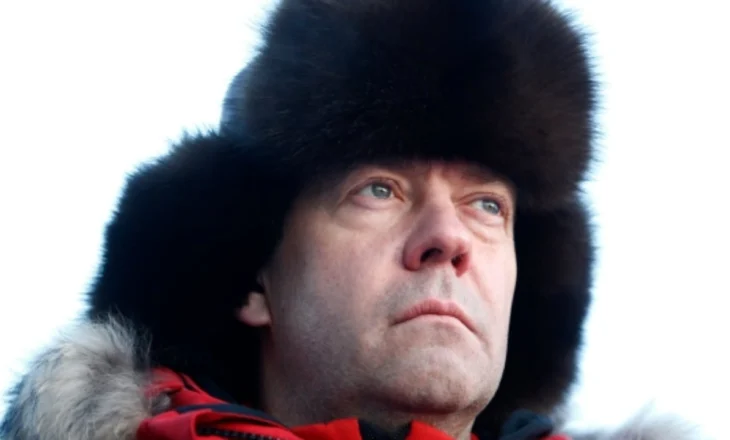 Analiza e “Corriere Della Sera”: Ish-presidenti rus Medvedev, topi i lirshëm që askush nuk e mori seriozisht