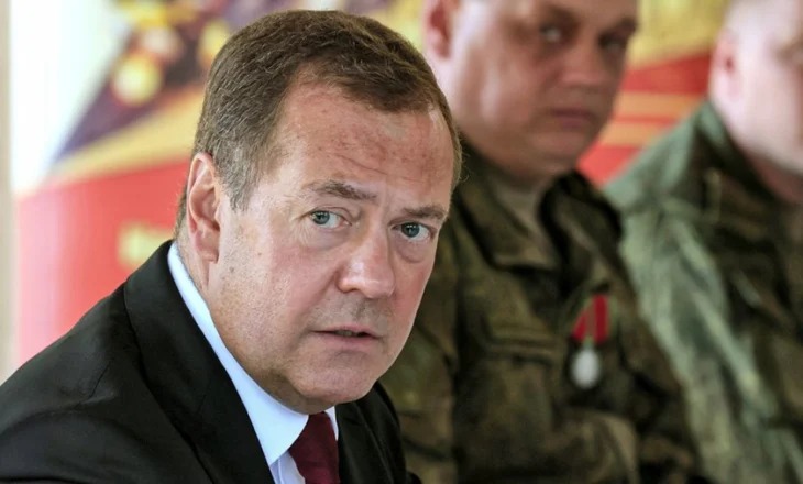 Analizë/ Nga shpresa liberale në kërcënim bërthamor: Udhëtimi i gjatë i Dmitry Medvedev