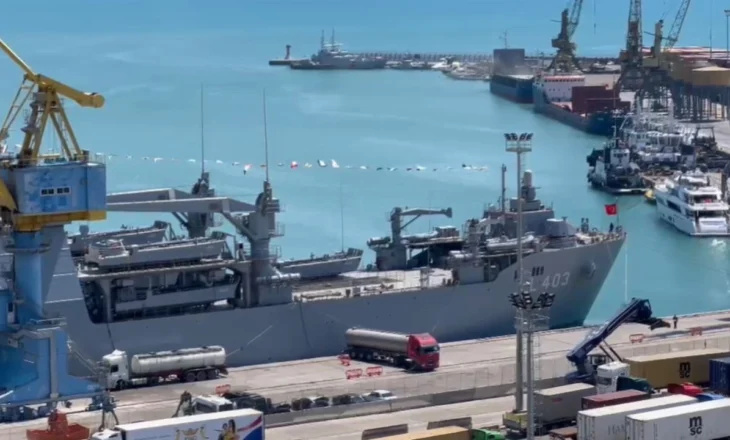 Anija ushtarake turke ankorohet në Durrës, vizitë në kuadër të misionit të NATO-s