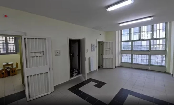 Arratisje spektakolare në Napoli, dy të burgosur çajnë murin dhe zhduken
