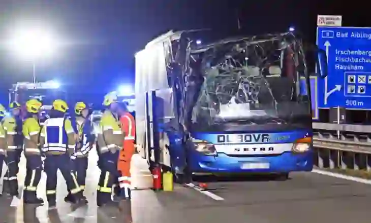 Autobusi me pasagjerë nga Kosova përplaset me kamionin në Gjermani, 30 të lënduar, 2 në gjendje të rëndë