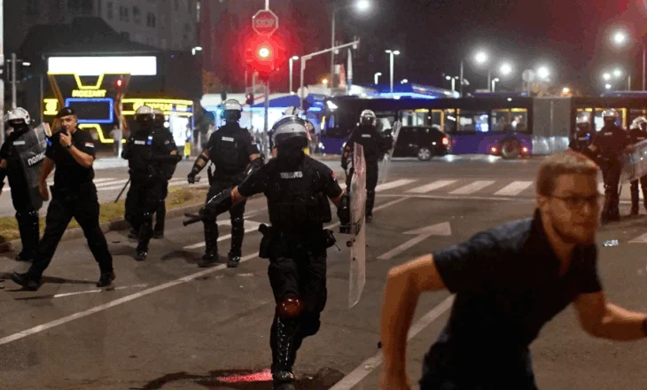 ”Banditë dhe vrasës”, dhunë në protestë kundër qeverisë serbe
