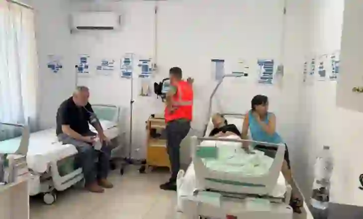 Banorët e asfiksuar nga zjarri përfundojnë në urgjencë, mes tyre edhe nënkryetari i bashkisë
