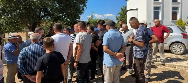 Banorët e Çërravës në protestë: Bashkia po na merr tokat e trashëguara për panele diellore