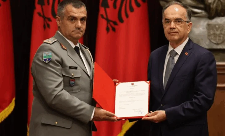 Begaj dekreton Shefin e Shtabit të Përgjithshëm të FA për një mandat të dytë