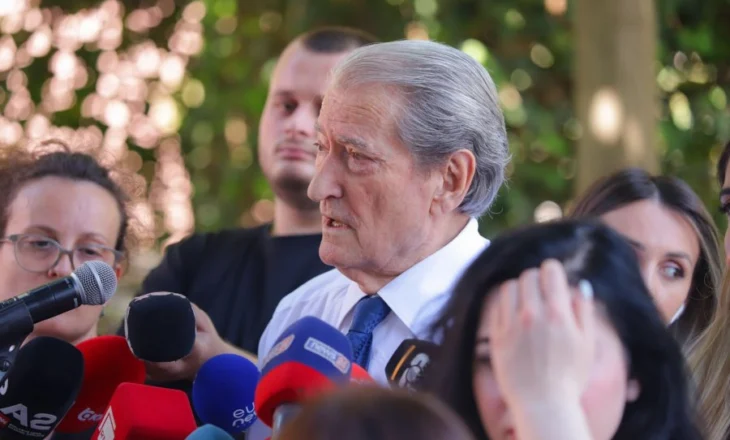 Berisha: Ilir Meta mbahet në burg pa asnjë fakt. Ulsi Manja vizitoi Veliajn në burg, bashkë me një biznesmen të grupit ‘Troplini’ dhe e kërcënuan