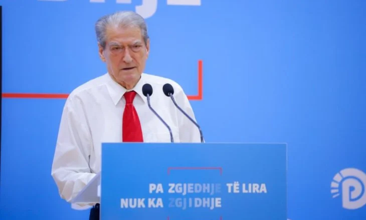 Berisha “shfrenon fantazinë”: Ministri i Jashtëm kërcënon vëzhguesit ndërkombëtarë që të ndryshojnë raportin