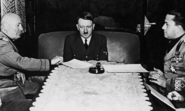 Biseda sekrete e Adolf Hitlerit: Ja çfarë kishte thënë për shqiptarët para 74 vitesh. Publikohet për herë të parë