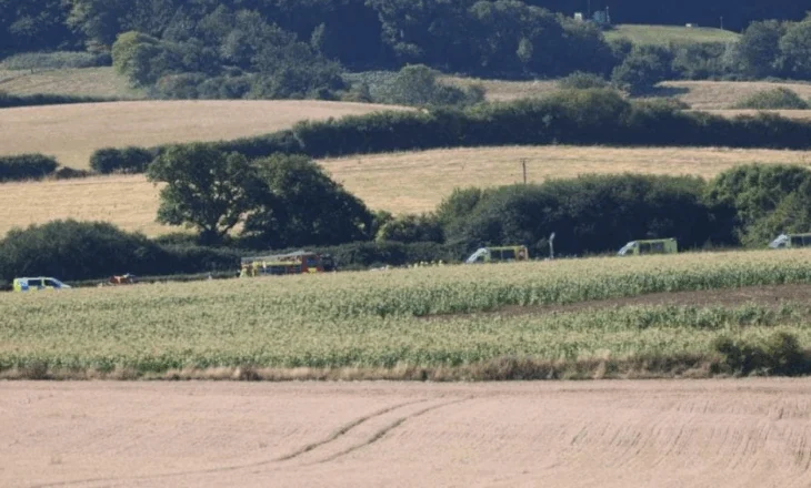Britani e Madhe, helikopteri rrëzohet në një fushë në Ishullin Wight