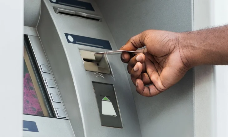 BSH vendos rregulla transparence për kostot dhe kursin e këmbimit në tërheqjet e parave nga ATM-të