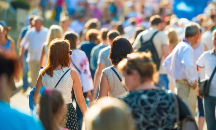 Çfarë po ndodh me të rinjtë në Shqipëri? Vendi ynë humbet 6.4% të meshkujve 25-29 vjeç brenda një viti