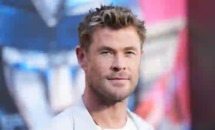 Chris Hemsworth përballë frikërave, plakjes dhe rikthimit si Thor