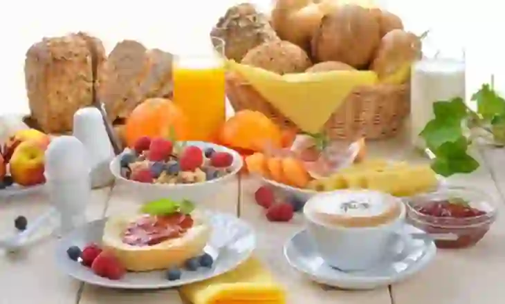 Cilat ushqime duhet të hani në mëngjes dhe cilat jo