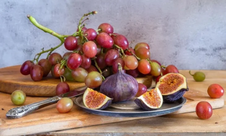Cilësohen si frutat më të mira të stinës, por a u lejohet diabetikëve të hanë rrush dhe fiq?
